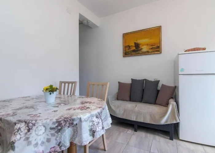 Kreso Apartmán Tkon
